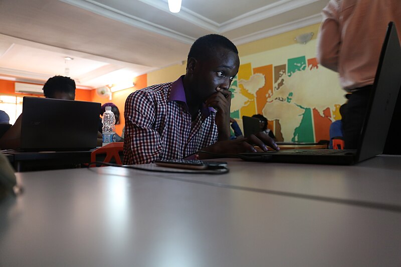 File:Marv edits WikiDemocracy Event May 2017 31.jpg