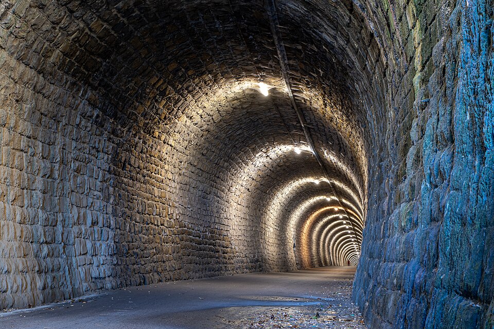 File:Portorož Tunnel Valetta-8031.jpg